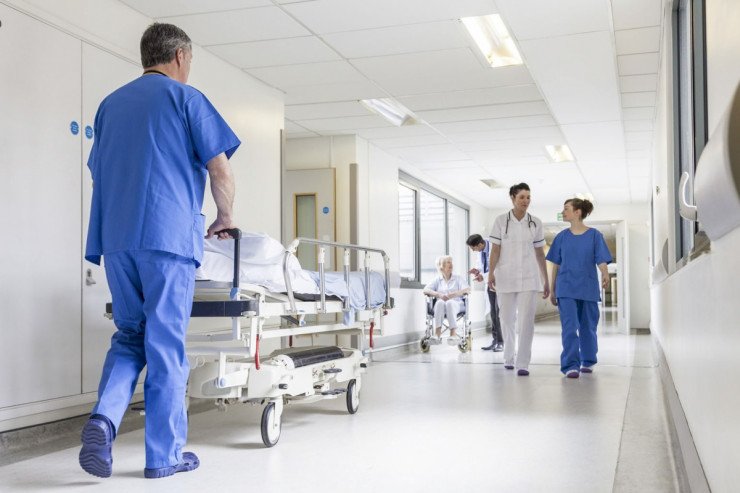 Pediatr uşaqları çöpçüyə aparmamağa çağırdı