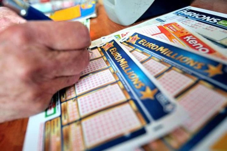 Cekpot UDDU: Lotereya biletini zibilliyə atdı Cekpot UDDU: Lotereya biletini zibilliyə atdı