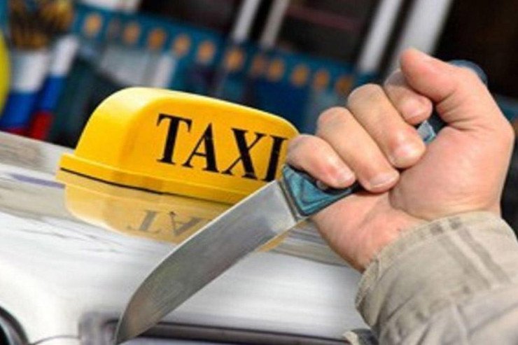 Bakıda taksi sürücüsünə bıçaq çəkib pulunu aldılar