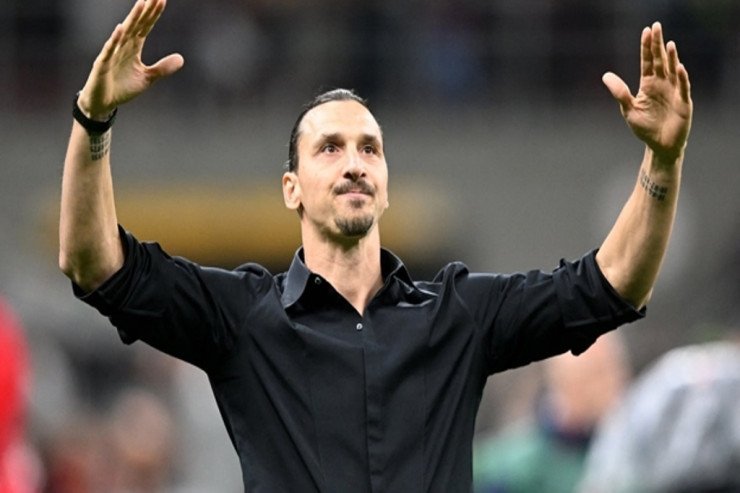 İbrahimoviç yenidən futbola qayıdır İbrahimoviç yenidən futbola qayıdır