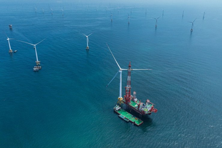 Dənizdə dünyanın ən böyük külək turbini quraşdırıldı