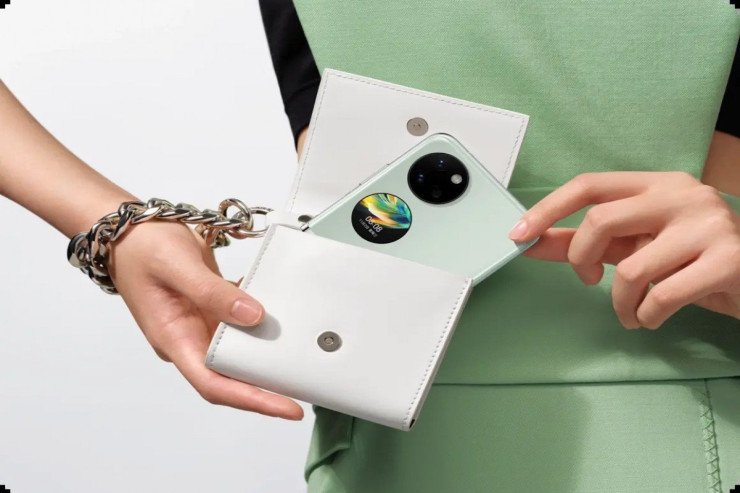Daha bir qatlana bilən qapaqlı smartfon gəlir