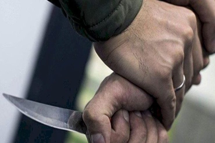 Hökməlidəki münaqişə qanla bitdi, 60 yaşlı kişi bıçaqlandı