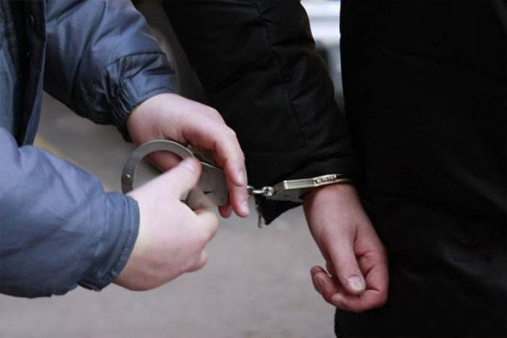 Bakıda 17 minlik oğurluq edən yeniyetmə tutulub Bakıda 17 minlik oğurluq edən yeniyetmə tutulub