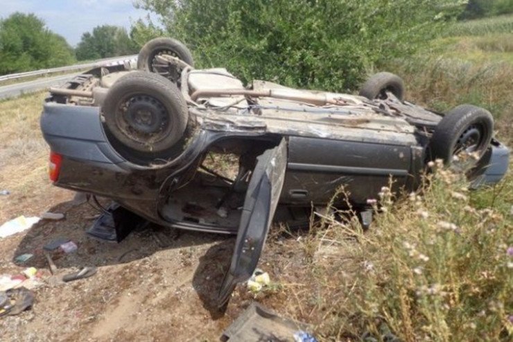 Avtomobil aşdı, 16 yaşlı oğlan öldü Avtomobil aşdı, 16 yaşlı oğlan öldü