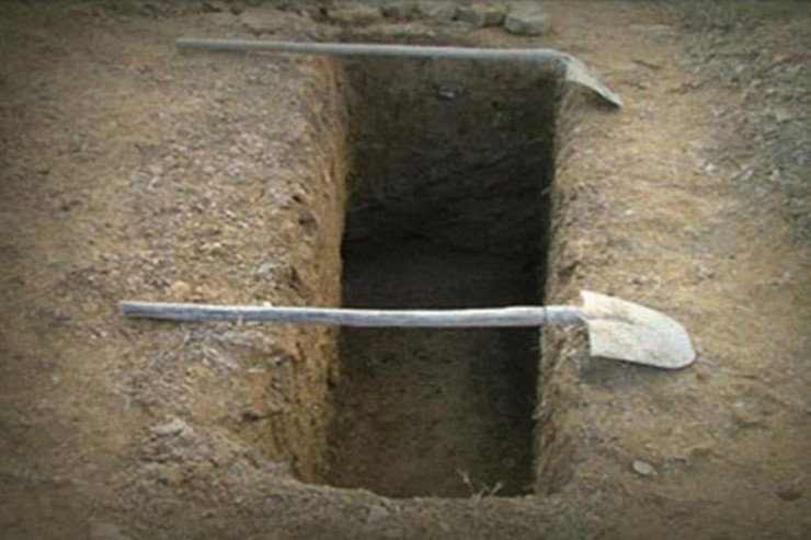 Azərbaycanda ŞOK: kişi qazdığı qəbirə düşüb öldü