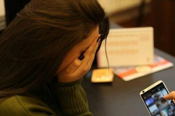 Bakıda qadını rüsvayedici məlumatlarla şantaj etdilər