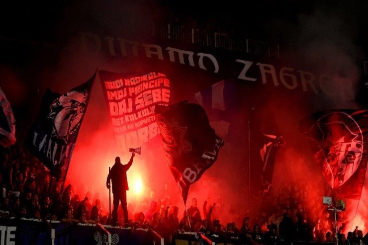 Futbol azarkeşi davada öldü