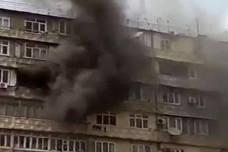 Bakıda doqquzmərtəbəli binada YANĞIN: 14 nəfər... Bakıda doqquzmərtəbəli binada YANĞIN: 14 nəfər...