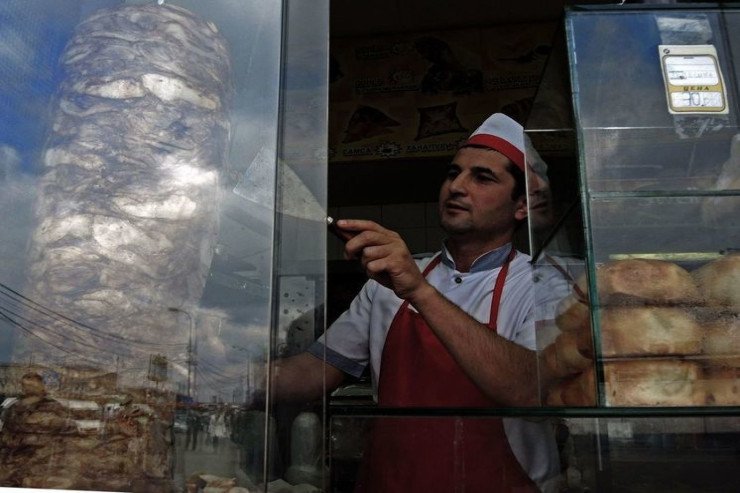 17 nəfər şaurmadan ZƏHƏRLƏNDİ