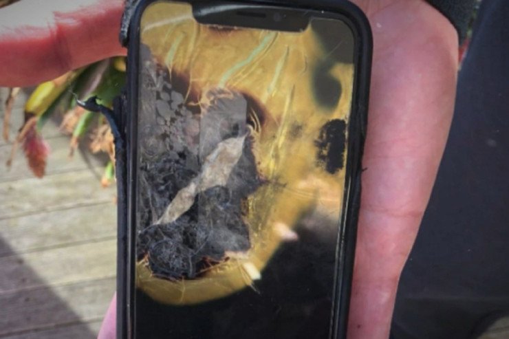 Cibində partlayan telefon çobanı ölümdən xilas etdi