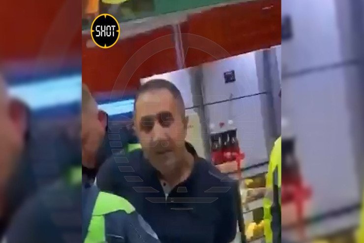 Kişi arvadını doğradı, 20 maşını əzdi