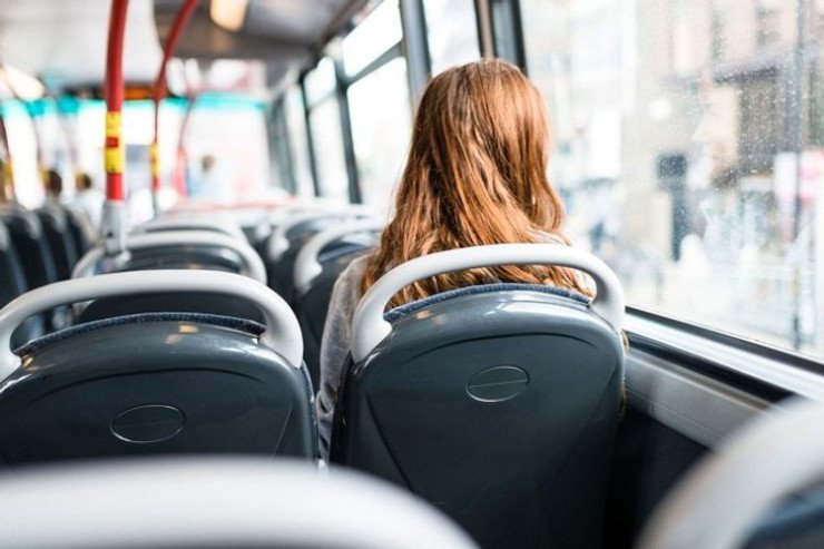 Bakıda avtobusda halı pisləşən qadın öldü