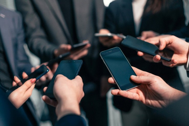 Ən davamlı smartfonlar: Daha çox enerji saxlayırlar - SİYAHI Ən davamlı smartfonlar: Daha çox enerji saxlayırlar - SİYAHI