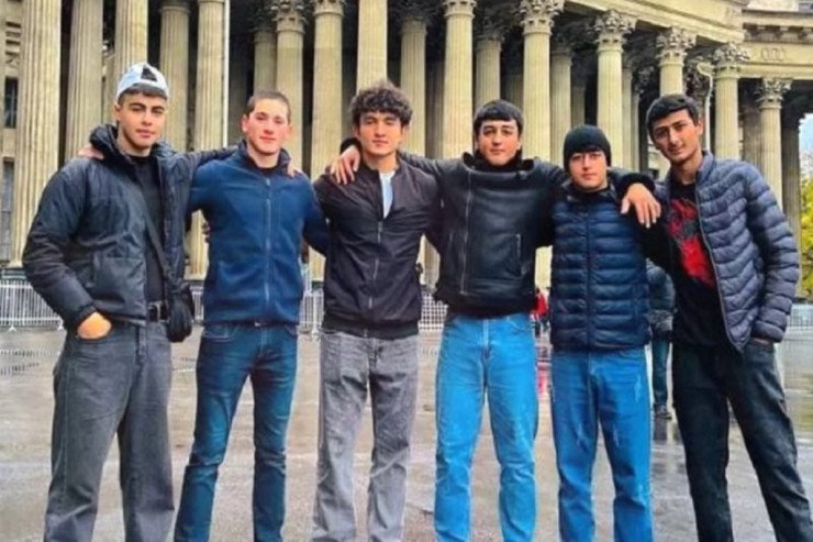 “Azərbaycan mafiyası”nın iki üzvünə 5 sutka həbs verildi