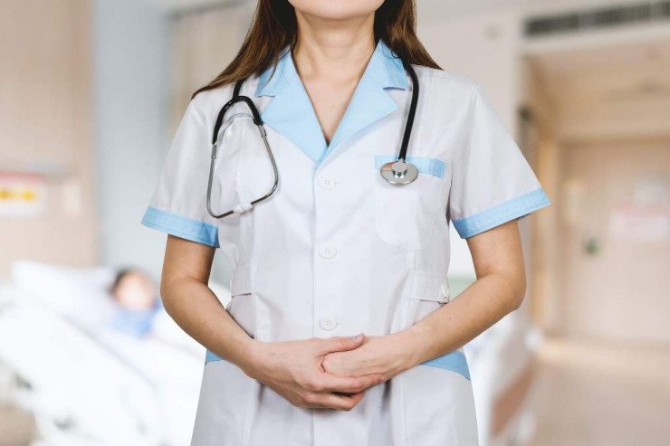 Tibb bacısını girov götürüb klinikadan qaçdı Tibb bacısını girov götürüb klinikadan qaçdı