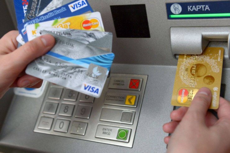 Bakıda 3 nəfərin bank hesabındakı pulları oğurlandı Bakıda 3 nəfərin bank hesabındakı pulları oğurlandı