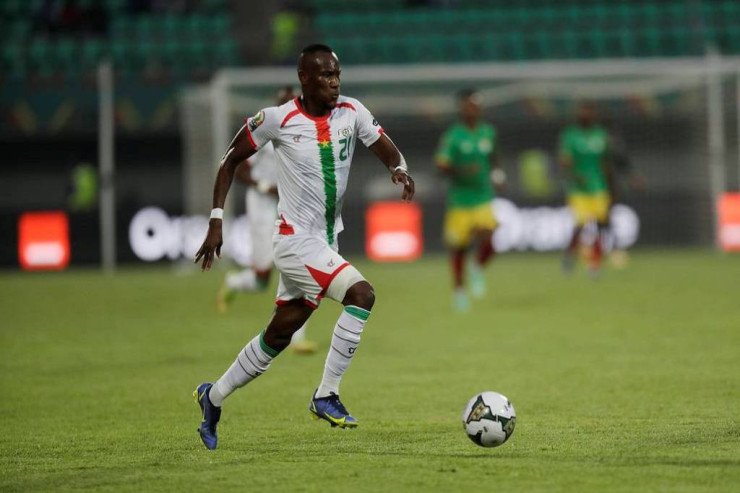 Bu ölkədə futbol oyunları Rusiya himni ilə başlayır Bu ölkədə futbol oyunları Rusiya himni ilə başlayır
