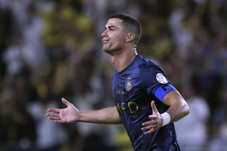 Ronaldodan "Arsenal"a keçmək təklifinə QƏRİBƏ REAKSİYA Ronaldodan "Arsenal"a keçmək təklifinə QƏRİBƏ REAKSİYA