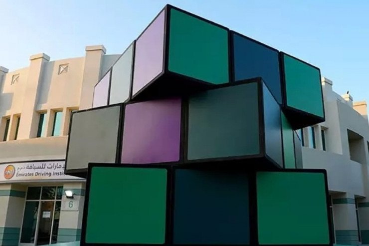 Dünyanın ən böyük Rubik kubu tikildi Dünyanın ən böyük Rubik kubu tikildi