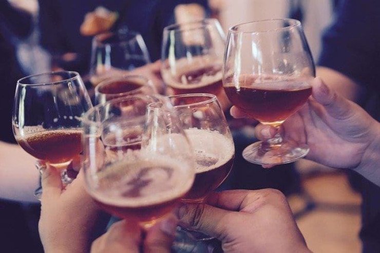 Alkoqol zəhərlənməsinin hansı əlamətləri var?