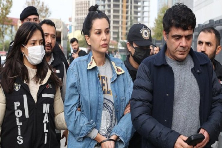 Dilan Polatın iş yerləri niyə bağlanmır? - Bakıda da var Dilan Polatın iş yerləri niyə bağlanmır? - Bakıda da var