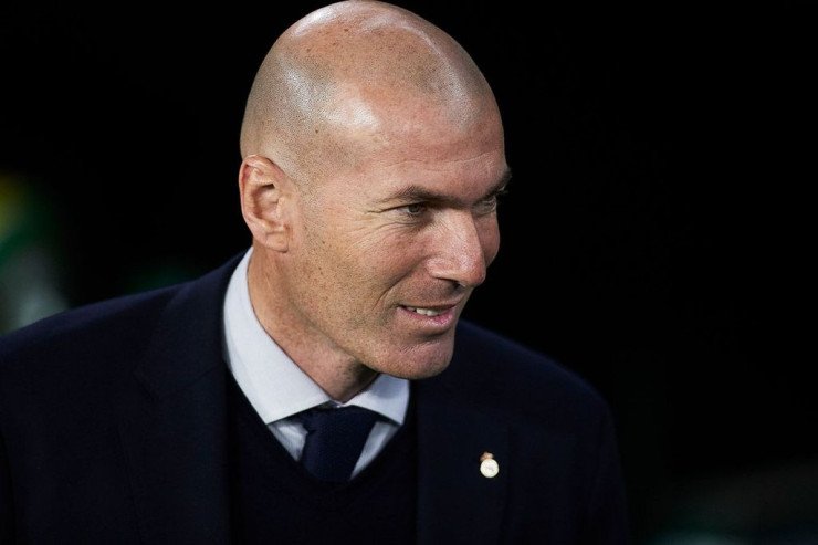 Zidan bu komandanın baş məşqçisi ola bilər