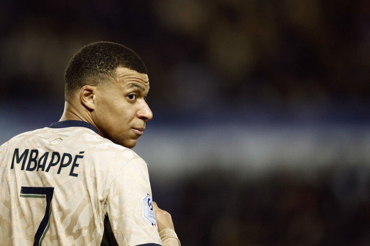 Mbappe ingilis klubunun 500 milyonluq təklifini RƏDD ETDİ