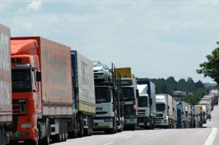 Rusiyanı iki ölkəylə birləşdirən yol bağlandı Rusiyanı iki ölkəylə birləşdirən yol bağlandı