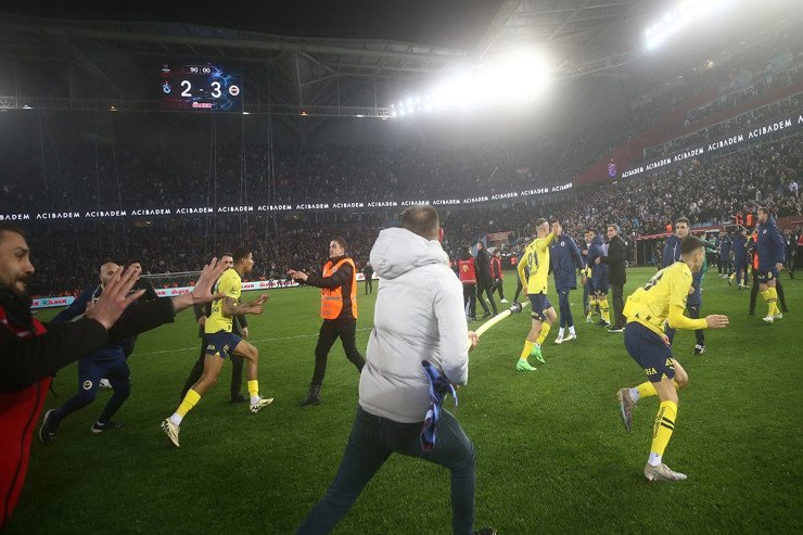 "Fənərbaxça" və "Trabzonspor"un cəzaları bəlli oldu "Fənərbaxça" və "Trabzonspor"un cəzaları bəlli oldu