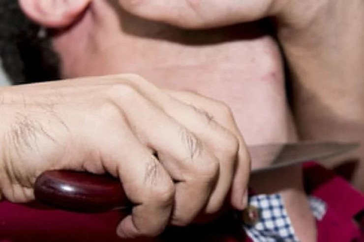 Bakıda boğazını kəsən 37 yaşlı kişi öldü Bakıda boğazını kəsən 37 yaşlı kişi öldü