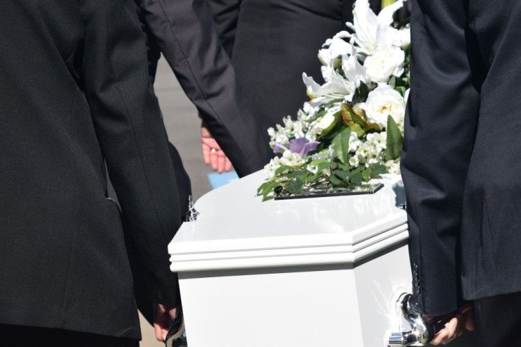 Tabut açıldı: Qızı içəridəki kişini görüb DƏHŞƏTƏ gəldi