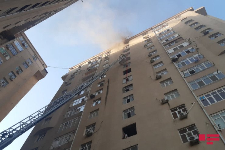 Bakıda yaşayış binasında YANĞIN