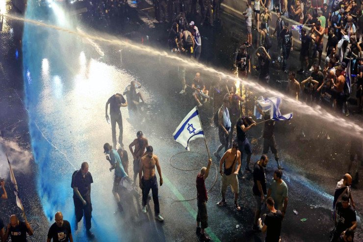İsrail polisi Təl-Əvivdə keçirilən aksiyada 3 NƏFƏRİ SAXLADI İsrail polisi Təl-Əvivdə keçirilən aksiyada 3 NƏFƏRİ SAXLADI