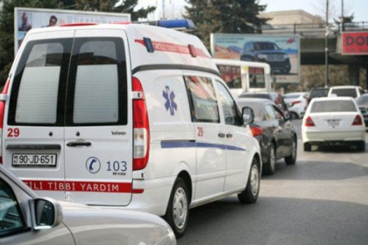 Suya tullanan 21 yaşlı gəncin başı daşa dəyərək öldü Suya tullanan 21 yaşlı gəncin başı daşa dəyərək öldü