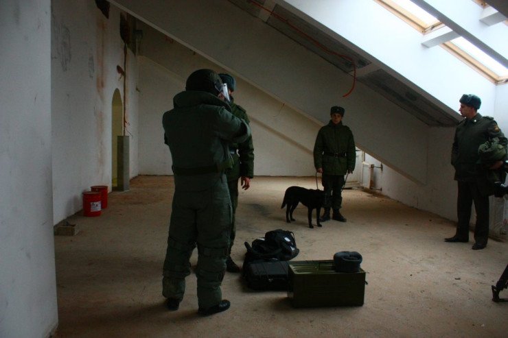 Məhkəmələrdə BOMBA TƏHLÜKƏSİ: Polis axtarışlara başladı