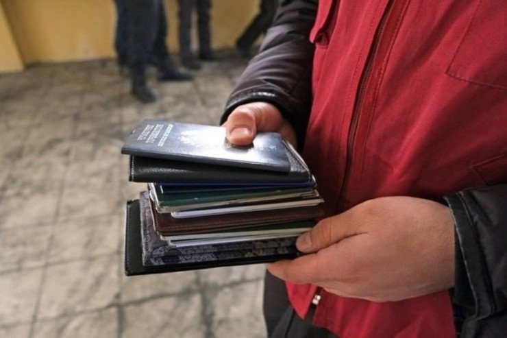Azərbaycanlıları qeydiyyata saldığı üçün məsuliyyətə cəlb olunur