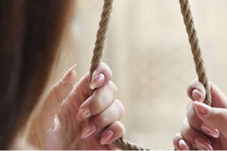 Bakıda 37 yaşlı qadın özünü asdı Bakıda 37 yaşlı qadın özünü asdı