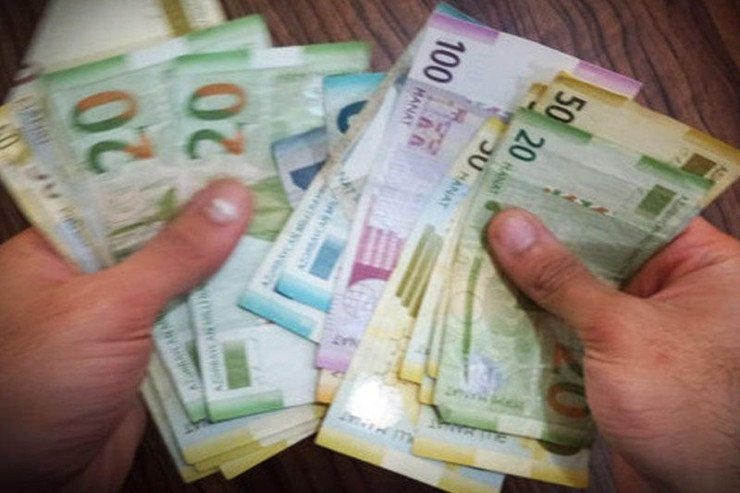 Bakıda evdən 6 min manat oğurlandı Bakıda evdən 6 min manat oğurlandı