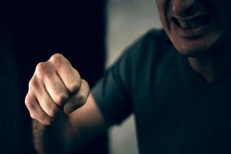 Azərbaycanda DƏHŞƏT: oğul atasını döyüb öldürdü
