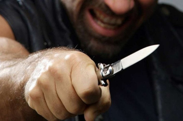 Abşeronda 38 yaşlı kişini dostu bıçaqladı Abşeronda 38 yaşlı kişini dostu bıçaqladı