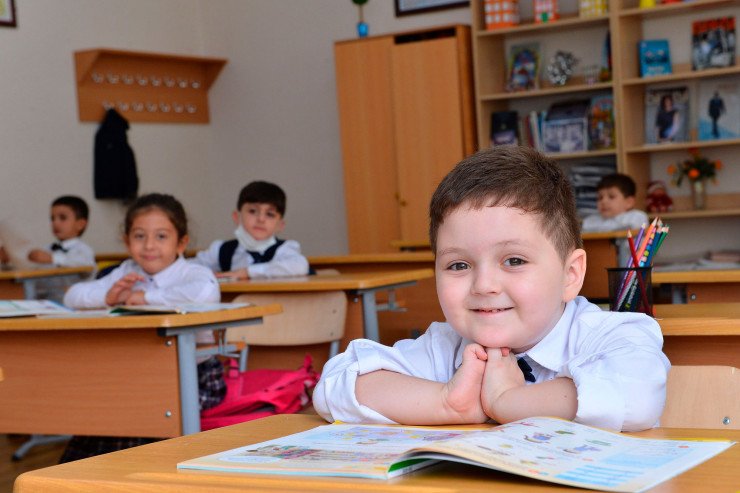 Rus məktəblərində tarix fənni Azərbaycan dilində keçiriləcək Rus məktəblərində tarix fənni Azərbaycan dilində keçiriləcək